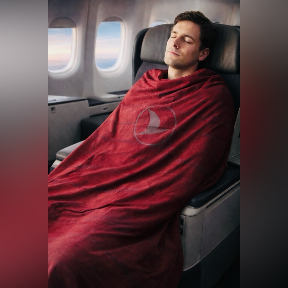 Gold Awin Tomorrow on Board Turkish Airline Passenger Travel Lightweight Blanket - Picture 2 of 12